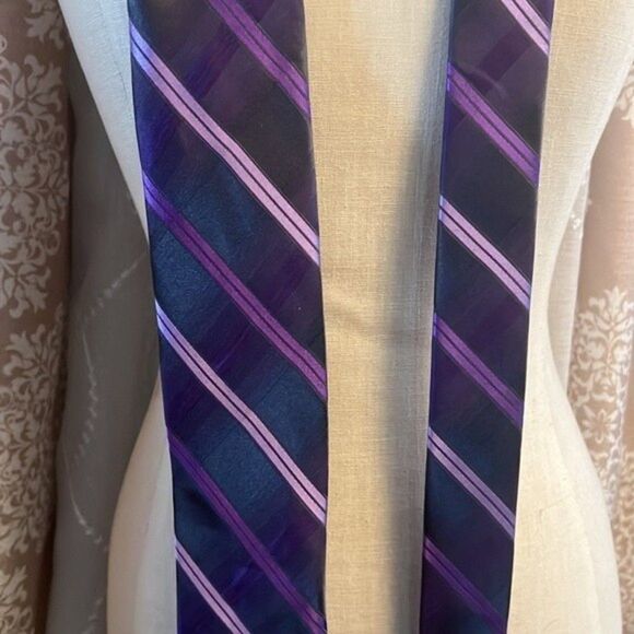 EUC Arrow Mens 100% silk Tie - Picture 2 of 3